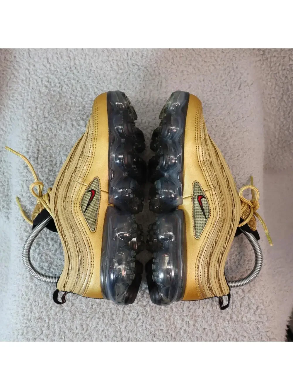 Nike Air Vapormax 97 GS Boys Size 6Y Gold AQ2657-700